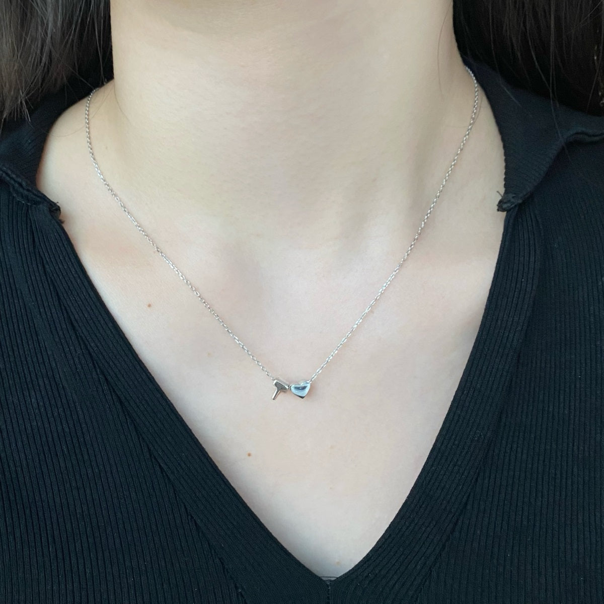 Cadena de plata 925 con dije de corazón y letra T