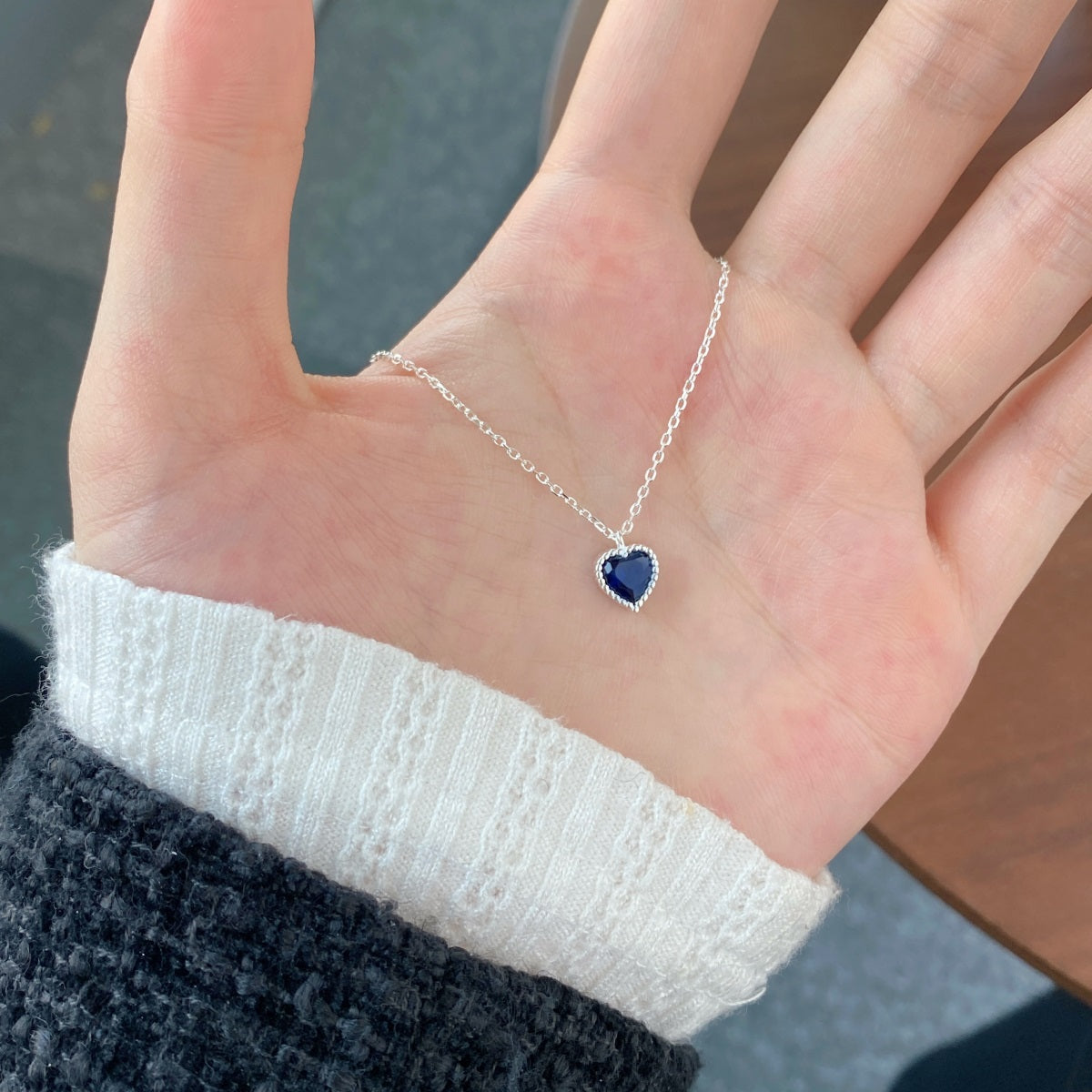 Cadena plata con dije de Zirconia corazón azul Indigo