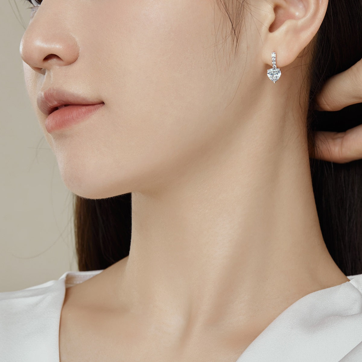 Pendiente plata zirconias corazón blancas